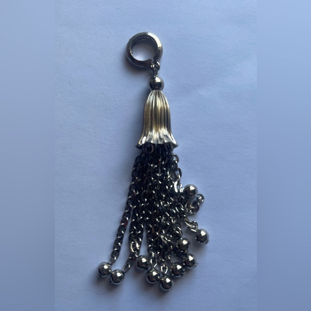 Silver Toned Chain Pendant